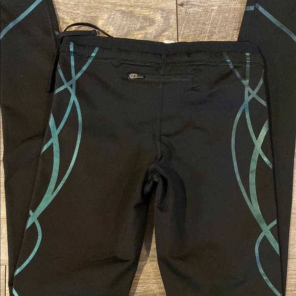 Champion Dynamic Black and Blue Leggings - Picture 6 of 6